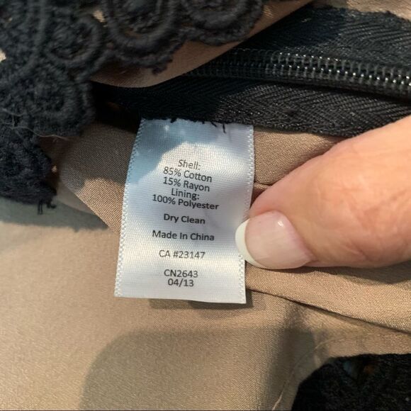 Talbots Black scalloped Lace Top lined size 8P - Picture 6 of 6